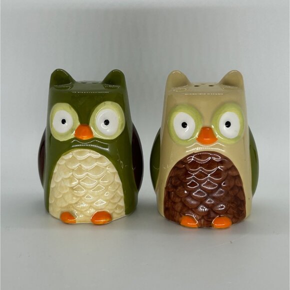 Vintage Other - Vintage Owl Salt & Pepper Shakers 1970s-1980s Ceramic Kitschy Olive Green Beige